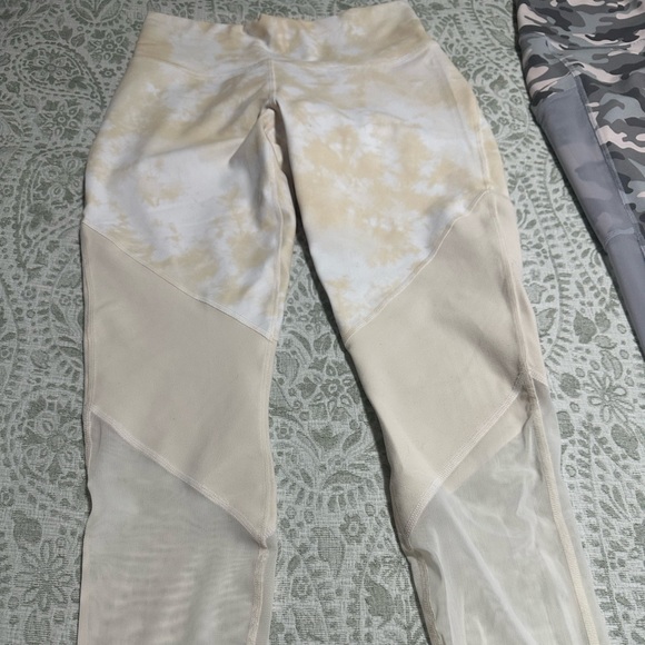 Fabletics PowerHold both size small - Picture 4 of 8